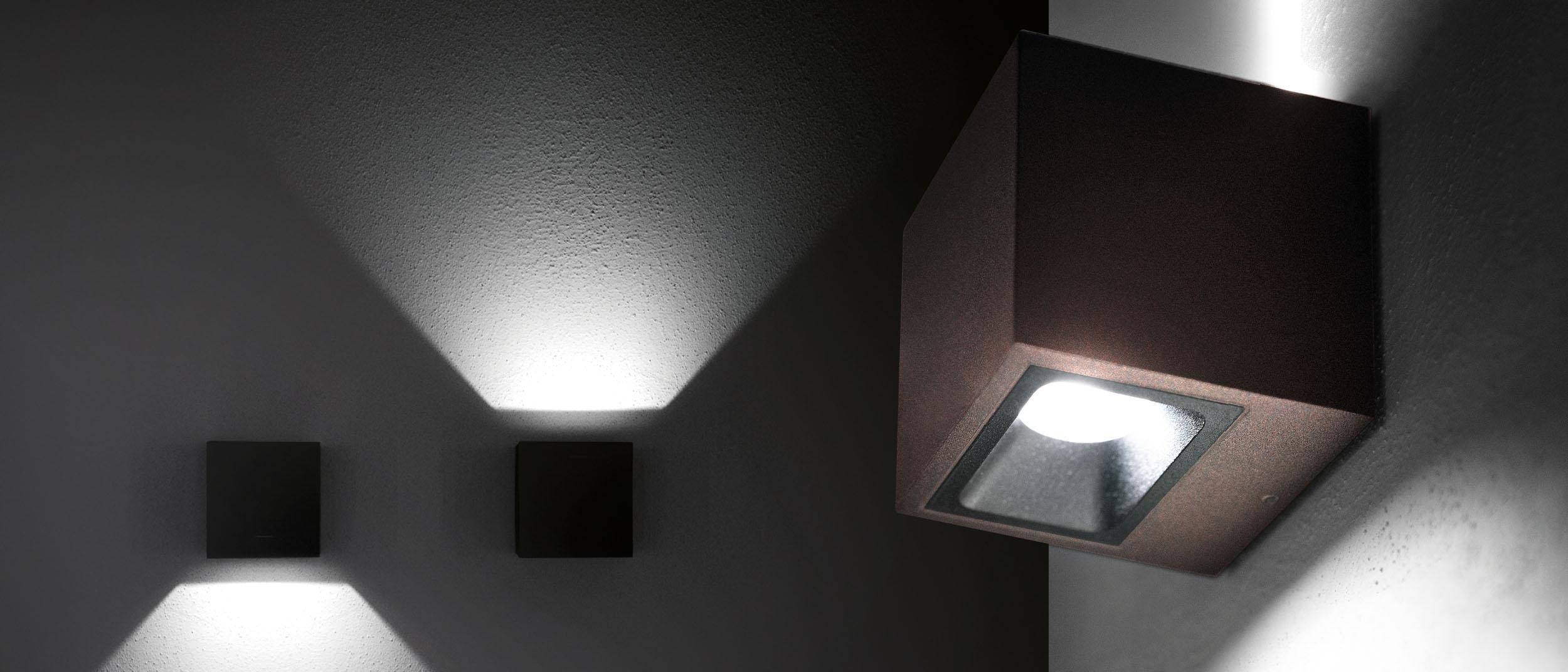 Lampada a parete da esterno, illuminazione professionale