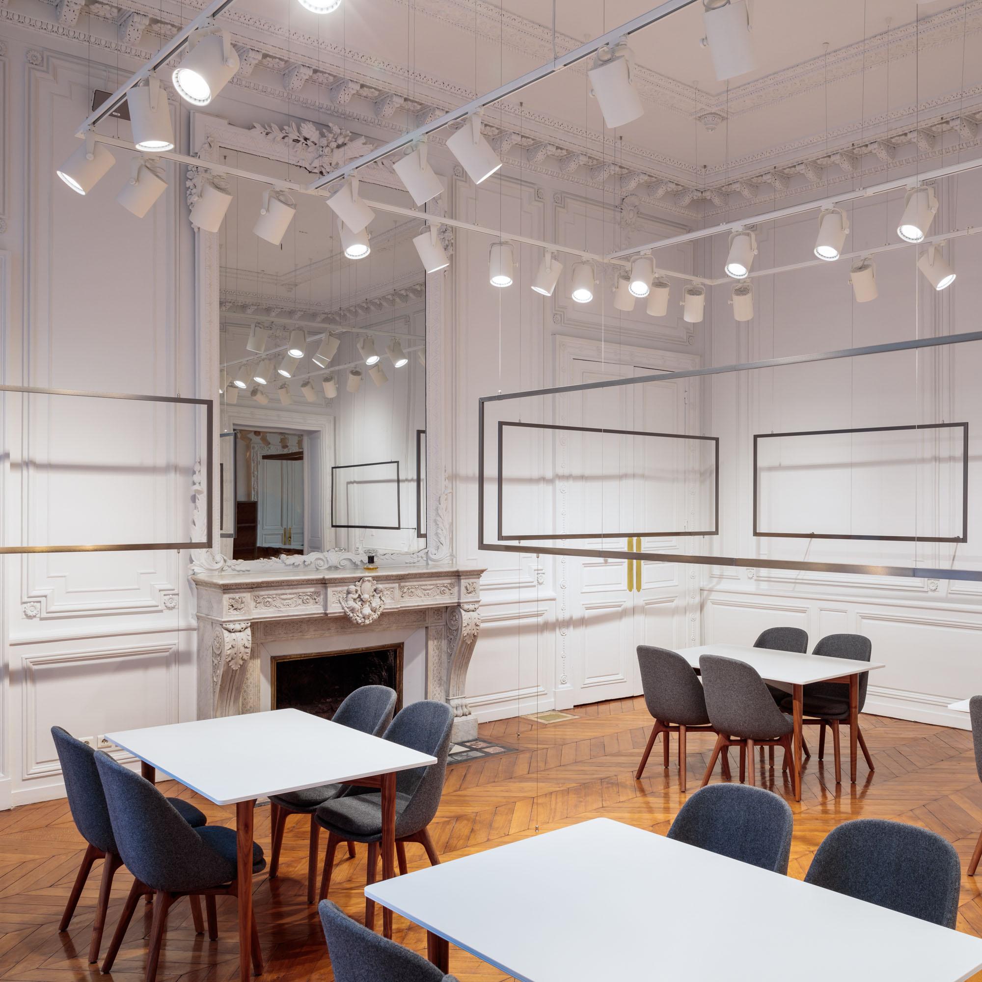 Cover Project Showroom Vince 1200X1200 Linealightgroup